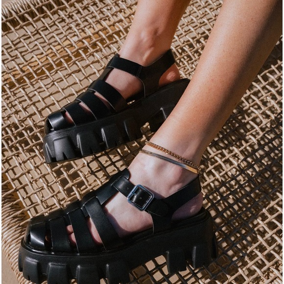 Steve Madden Shoes - Steve Madden Echo Black Caged Sandals